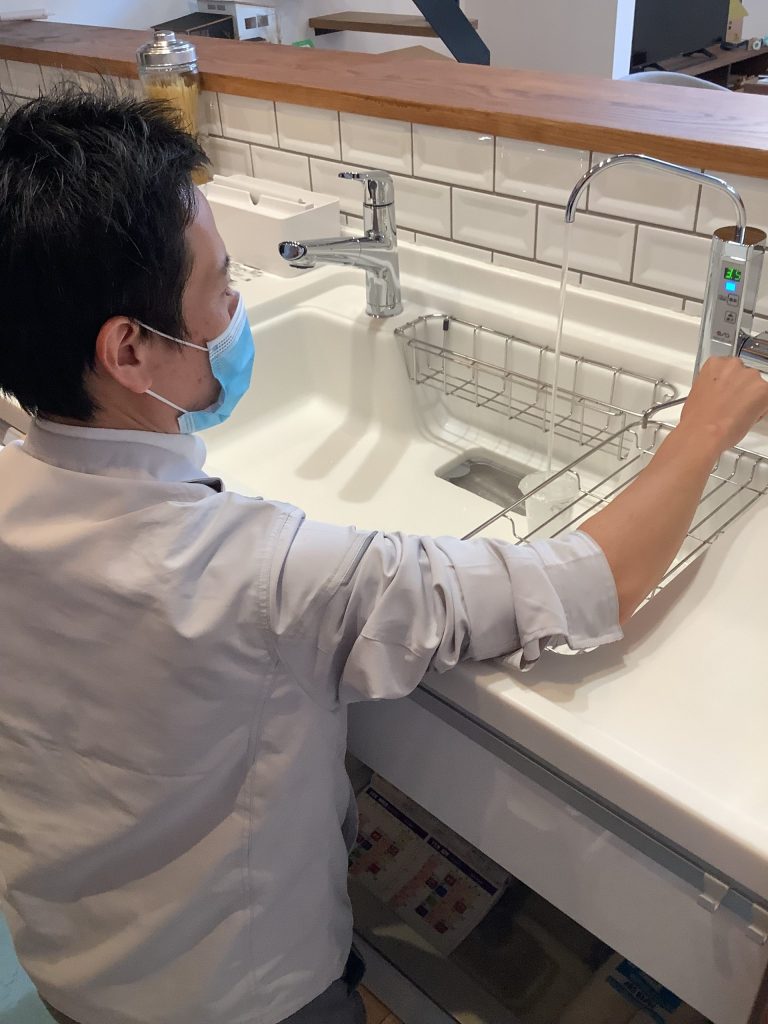 浄水器メンテナンス